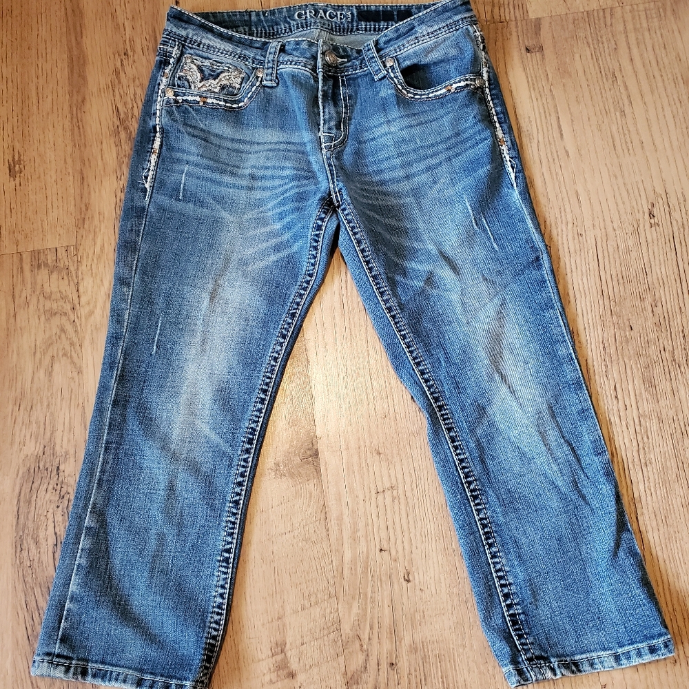 Grace in La crop jeans .. size 29 easy fit